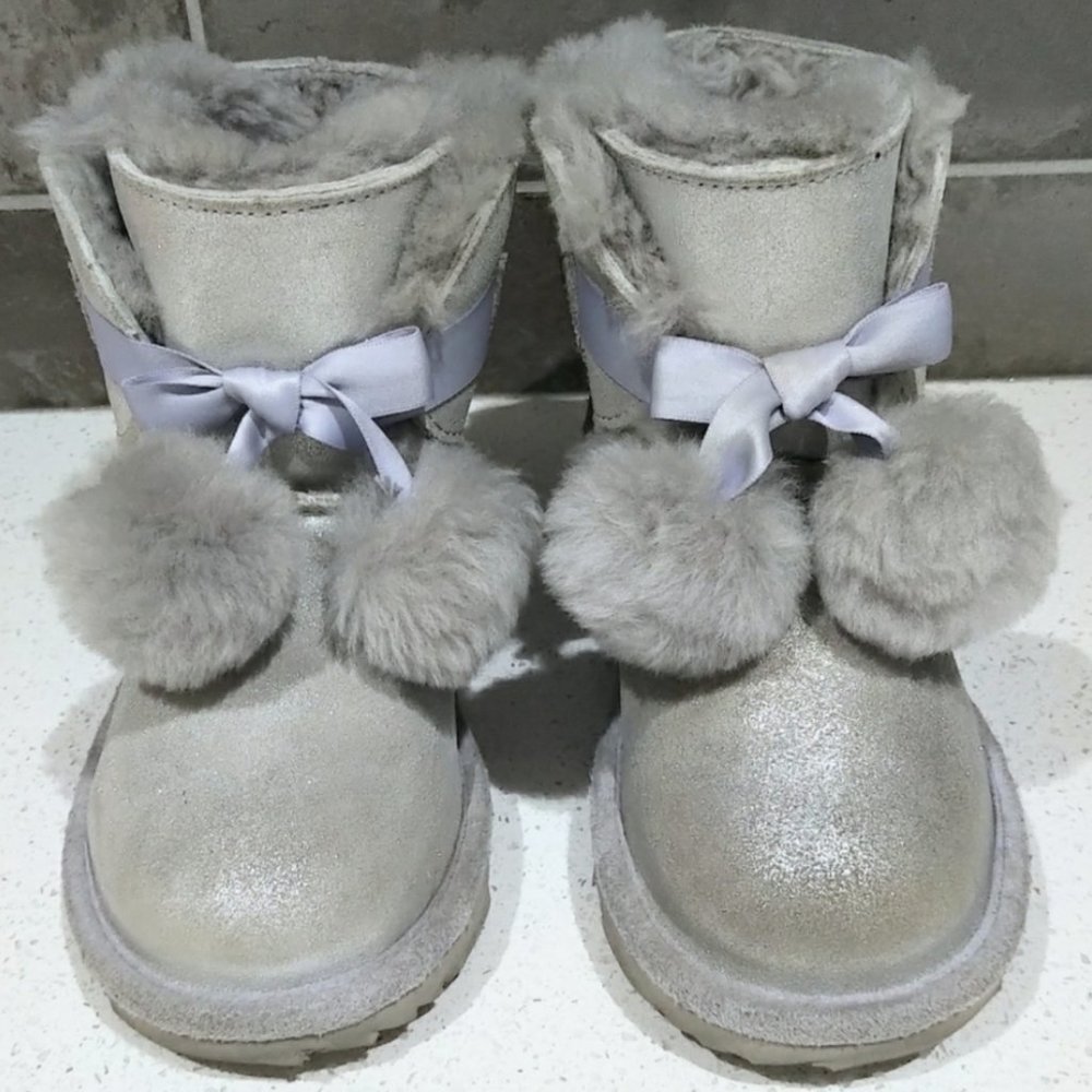 UGG K Gita Metallic Pull-On Boot - Silver - Picture 4 of 9